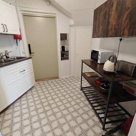 Kalle'S Unluxury Guest House Cl0Sed From 1St Of Feb 2025 Helsinki Esterno foto