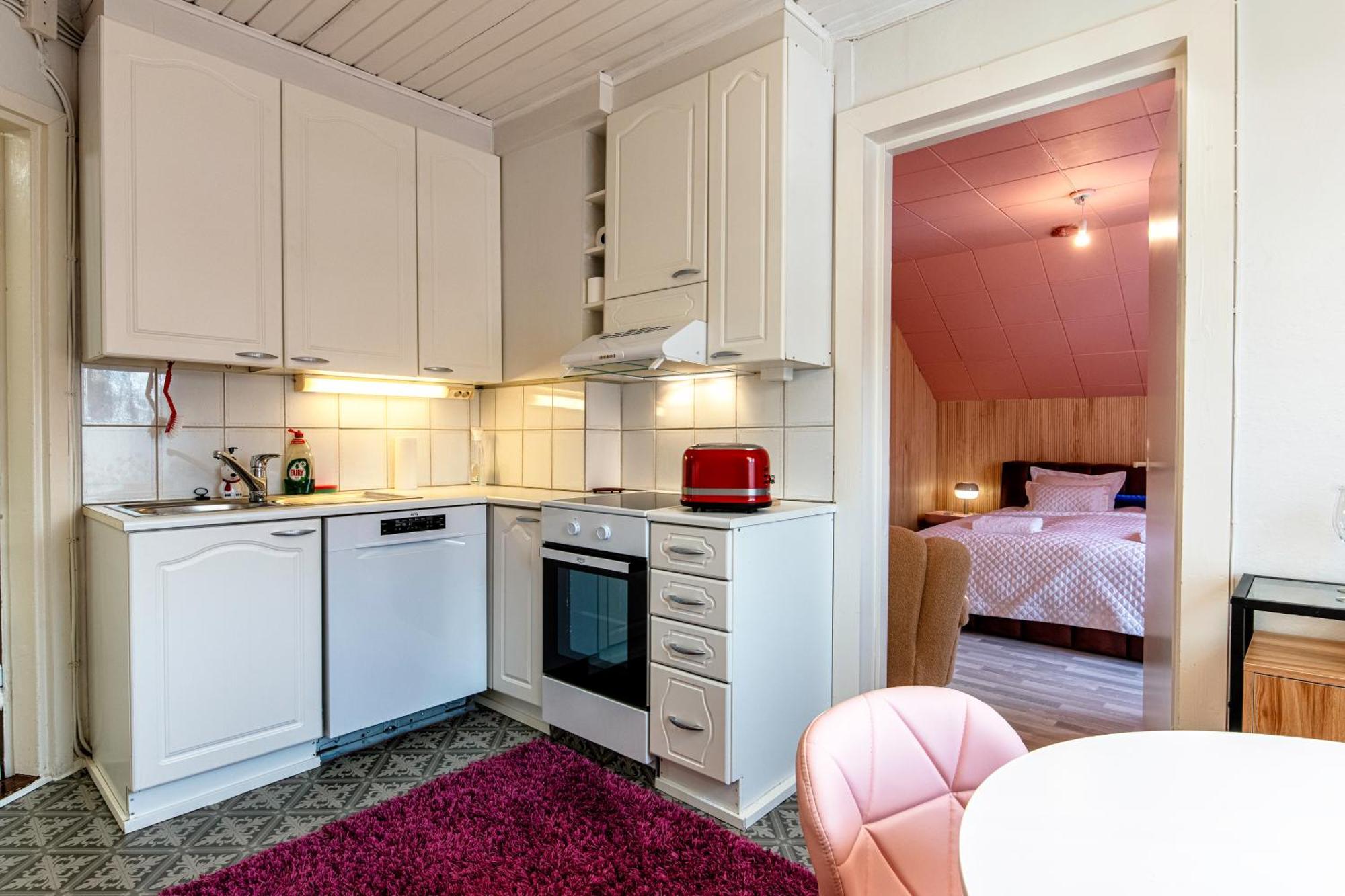 Kalle'S Unluxury Guest House Cl0Sed From 1St Of Feb 2025 Helsinki Esterno foto
